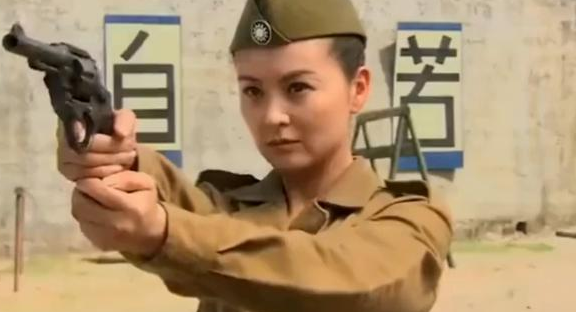 国军美女特工潜伏大陆30年未被召回，和当地一农