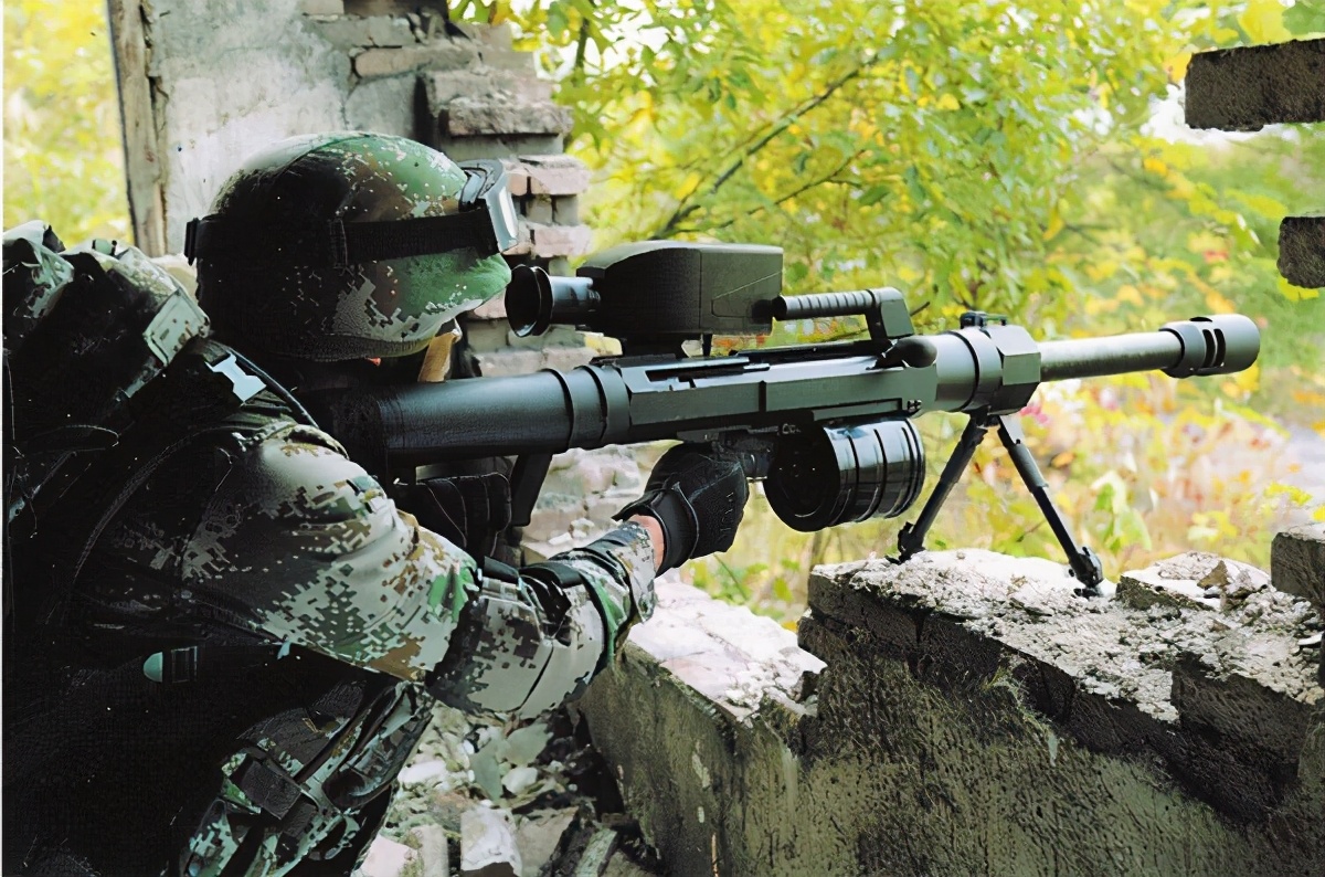 一枪打爆一辆车！揭秘解放军最新大口径杀器榴弹枪，关键技术全球首创