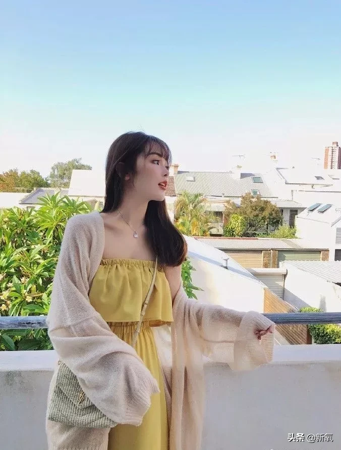 顶流女网红为送男友出道开娱乐公司,这就是富婆的快乐?