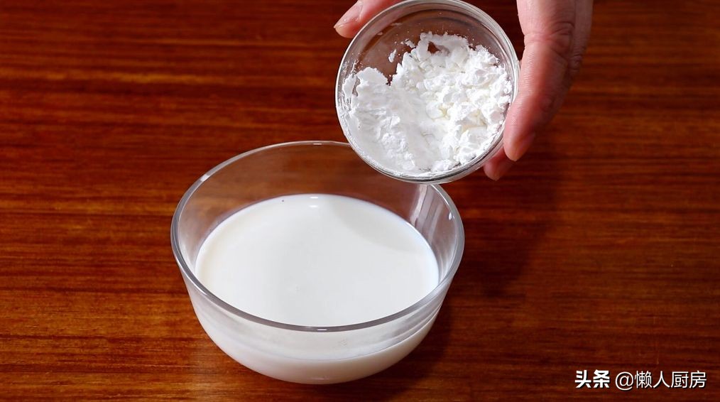Don’t just make sandwiches for toast. Add milk and 2 eggs to make it more delicious.