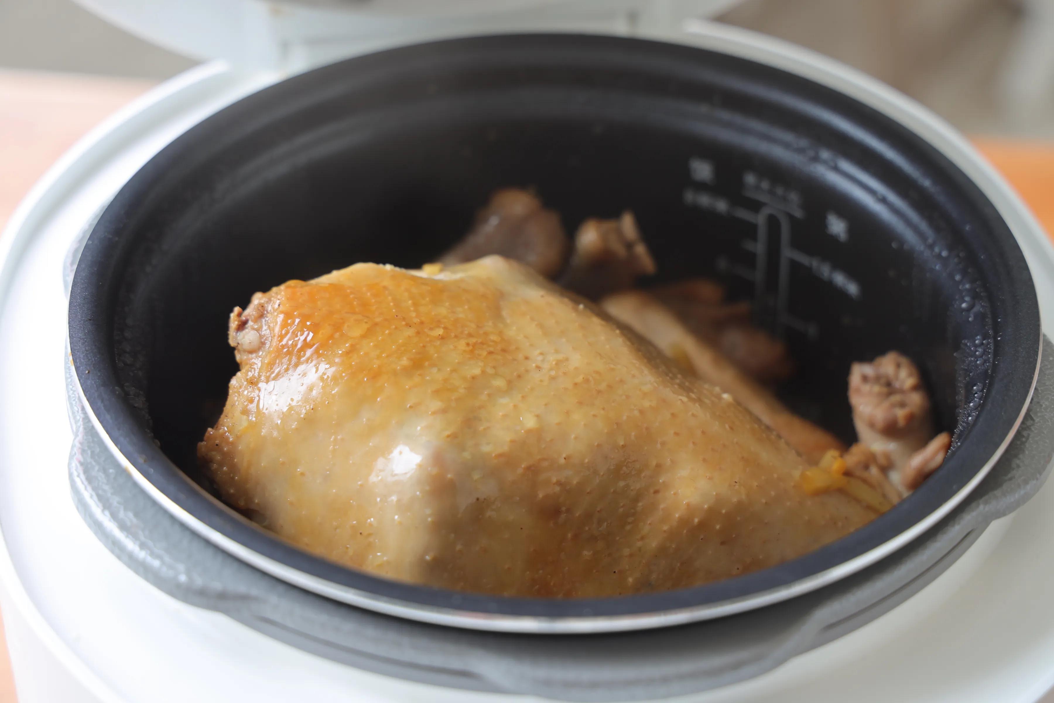 整隻雞怎麼做最好吃？ 靠譜的懶人做法，鮮嫩多汁，比紅燒還過癮！