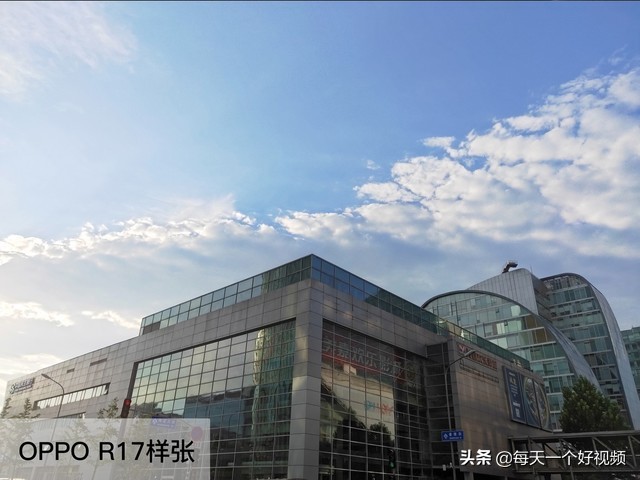 OPPO R17的详尽评测：这款手机上的生活起居和游戏感受如何？