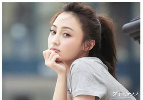 38岁姚笛今嫁富商，她的上位史远没有你想象的那