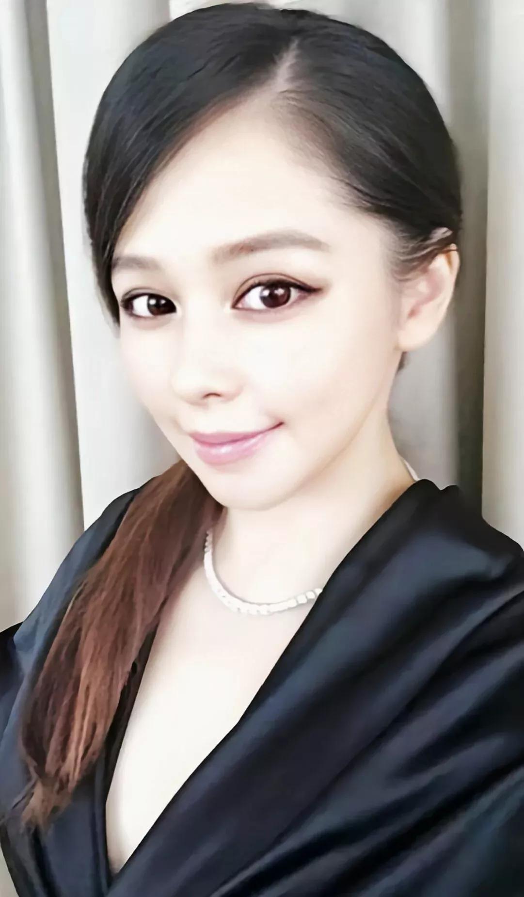 Sexy goddess Xu Ruoxuan - iNEWS