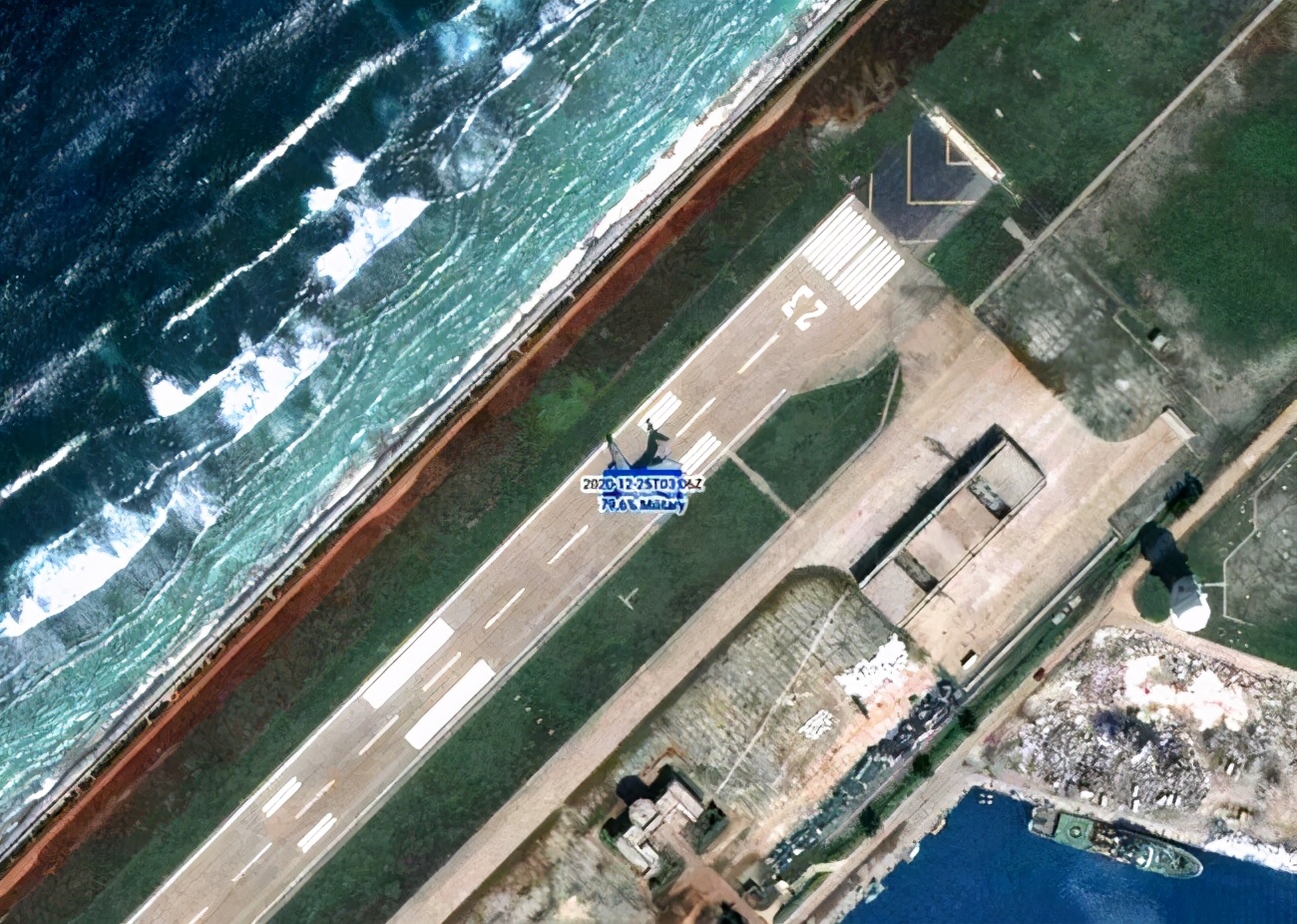 �й��������������Ϻ���������׷ײ��뱳��͸¶ʲô