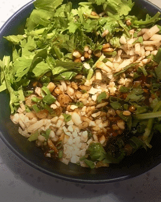 串串为何越来越贵？一个鸡爪串5根竹签，28元只能买5片黄喉