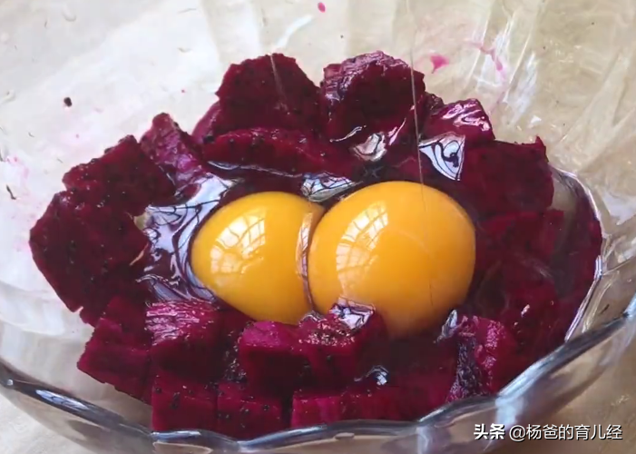 Add 2 eggs to dragon fruit to make pimple soup too delicious, delicious and nutritious, especially for children