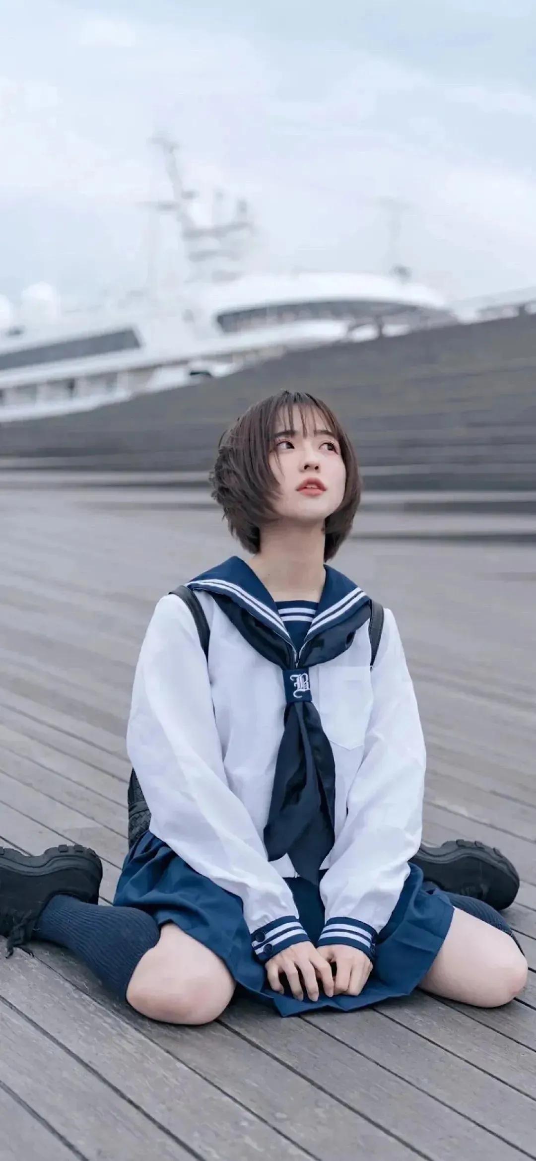美女壁纸 爱你不是两三天图片