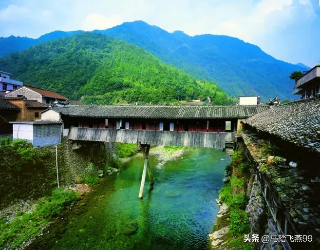 江南烟雨中的廊桥，每一座都是历史的呈现，每一座都有一个故事哦