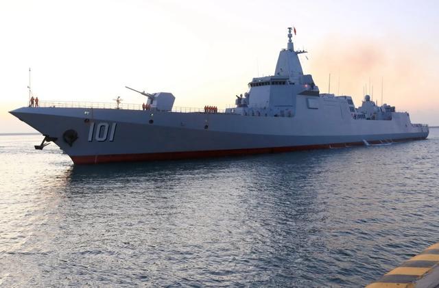 055大驱已服役，我国下一代驱逐舰提上日程：黑
