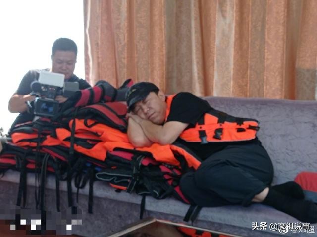 邓超为《哈哈哈哈哈》综艺预热，鹿晗陈赫邓超黄渤合体亮相