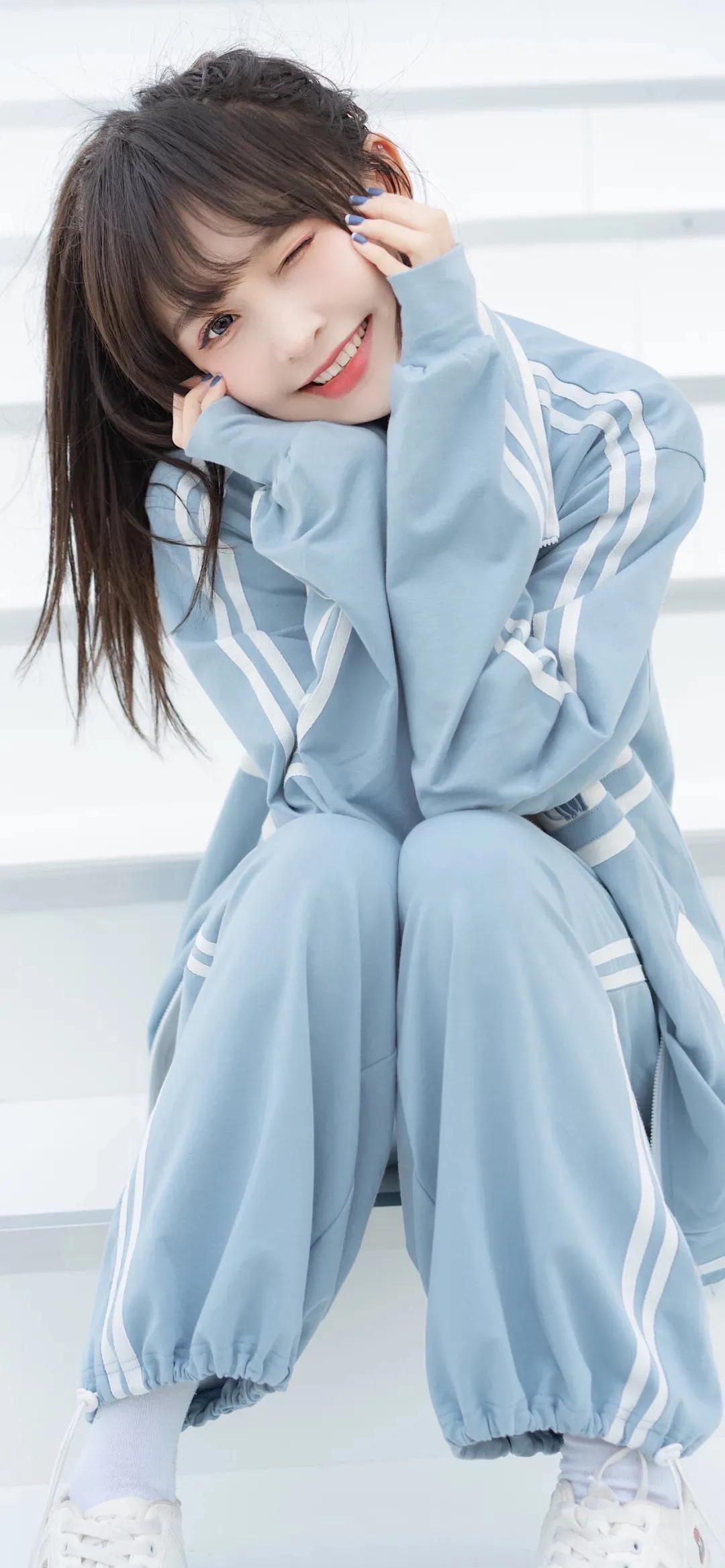 渣男壁纸 连衣裙长腿美女壁纸图片