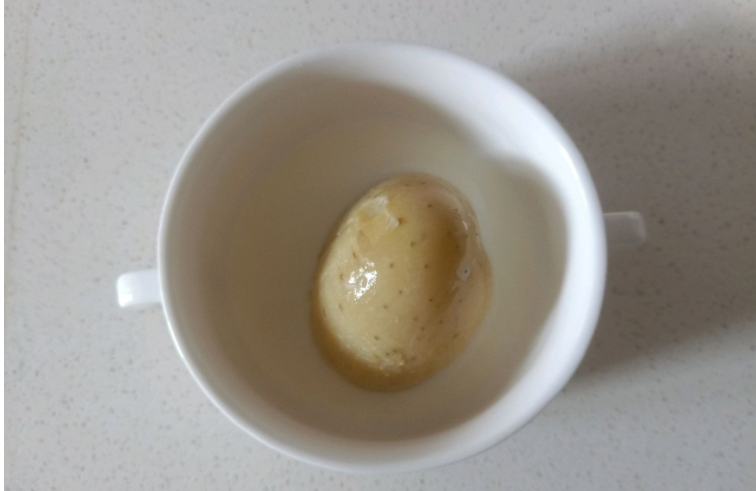 餐厅同款的芝士焗土豆泥，不用烤箱也可以做，奶香十足拉丝好吃