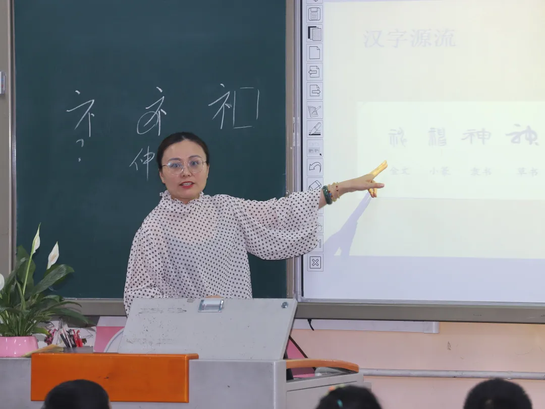 走进南小 见证成长丨天府新区南湖小学2021春家长开放日活动