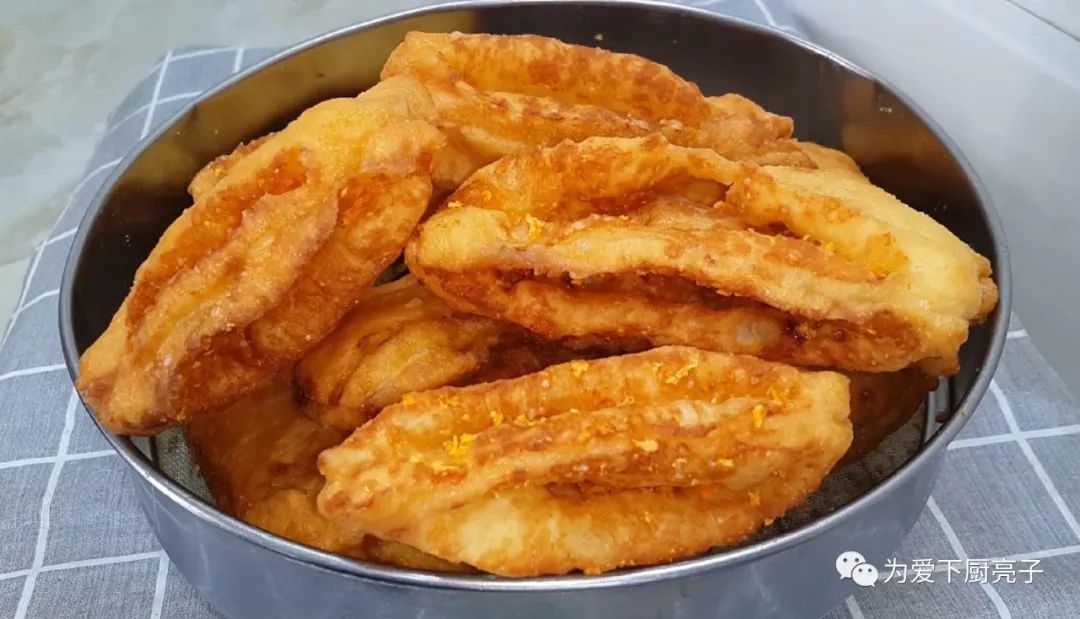 麵粉別炸油條了，鍋裡炸一炸，做出特色油炸酥，比麵包鬆軟又好吃