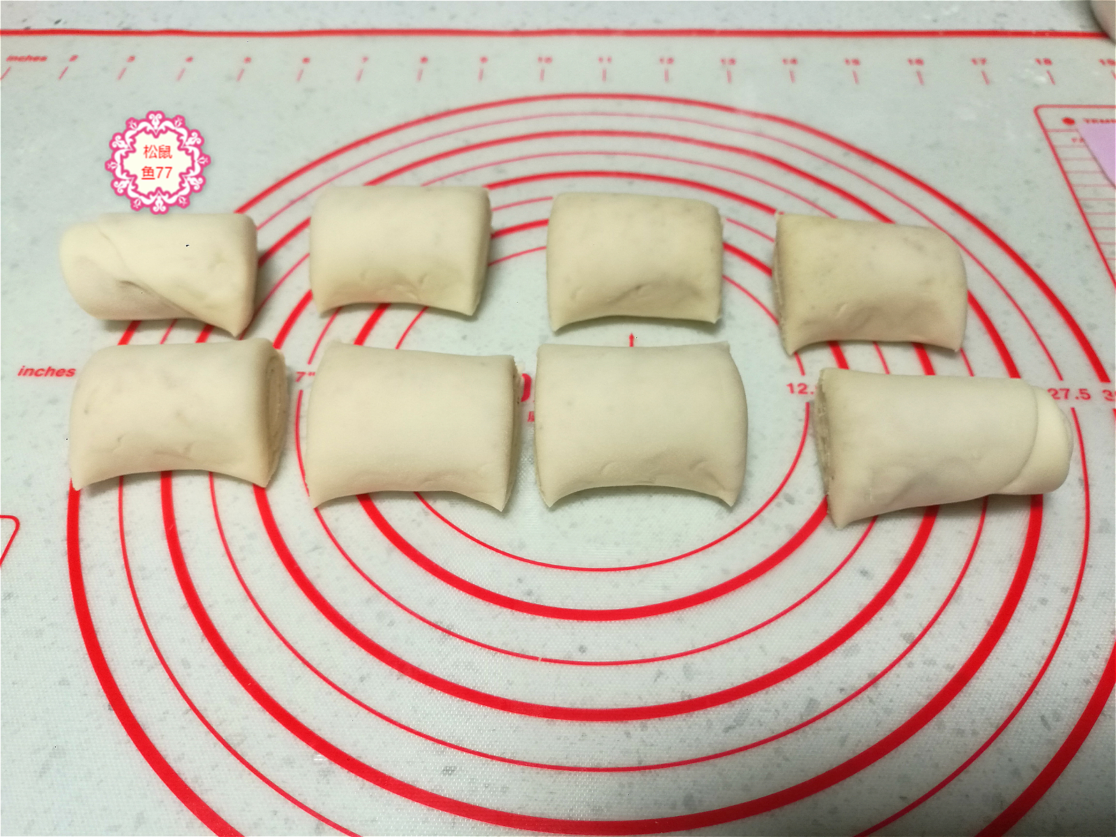 一捏就碎，一碰就掉渣兒，一吃倍儿香的油酥小燒餅，做法超簡單