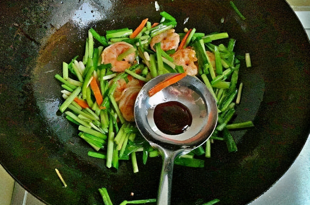 蠔油做菜好吃，但為了家人好，要牢記4個注意事項，別再用錯