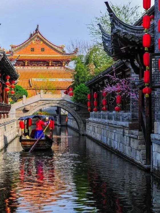 你被乱花渐欲迷了眼？来看看春雨下的齐鲁大地，美成壁纸！