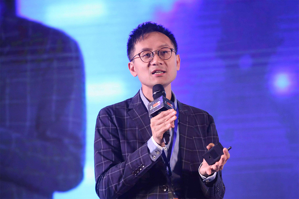 不知妻美刘强东，不知商业模式张剑锋，互联网大佬们都在想什么？