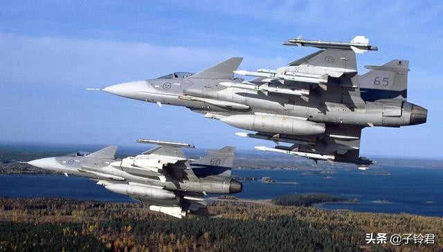 为何不将战机雷达整流罩和机身涂成相同颜色？