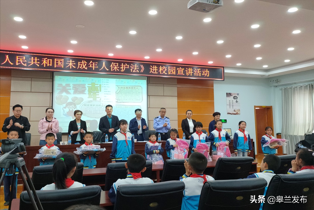 �����������ֿ�չ���л����񹲺͹�δ�����˱�������������ѵϵ�л