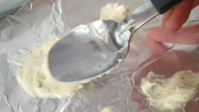 Will start a hand to abstain " white lover " chocolate, do easily simply " feline tongue " sweetmeats