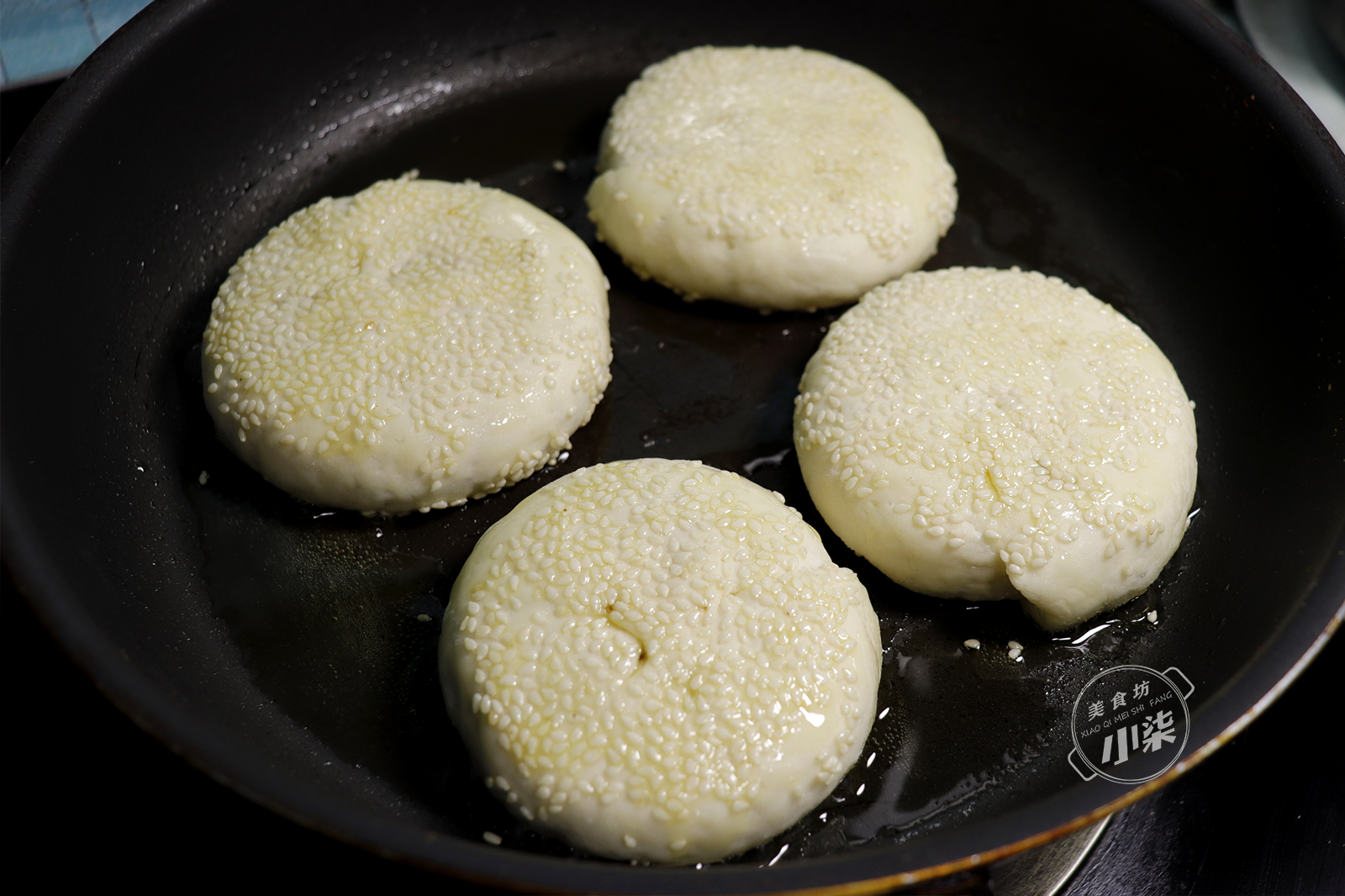 芝麻燒餅這樣做吃著才過癮，外皮酥軟層次多，好吃不上火，太香了