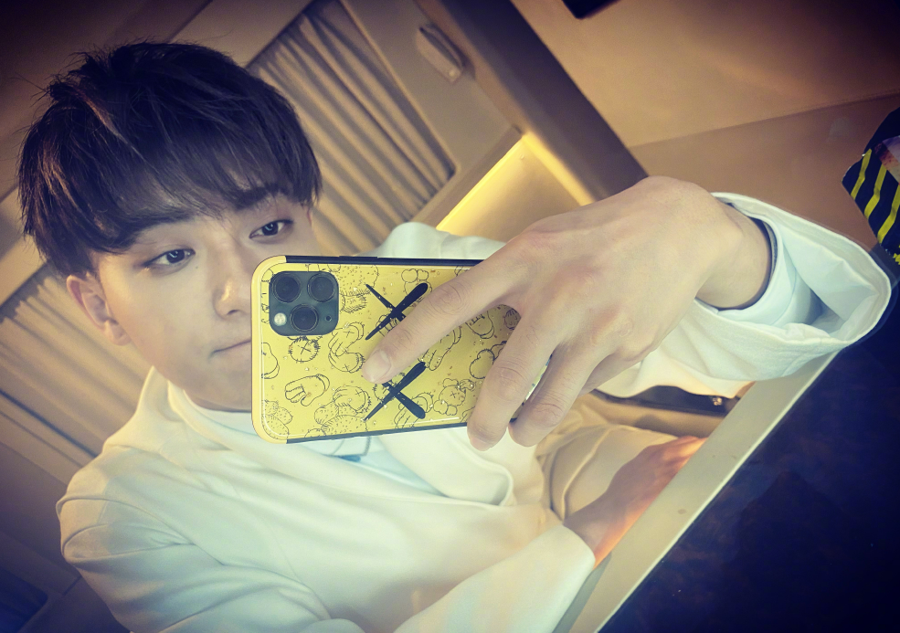 黄子韬你反思一下，为啥你鹿晗哥有对象而你没有，小精灵并不可爱