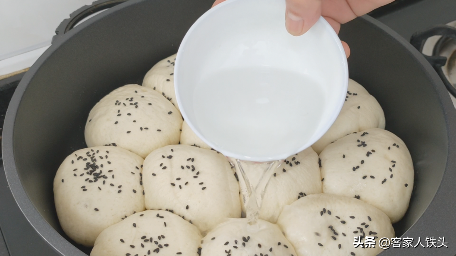 我家孩子隔三差五點吃的早餐做法，鬆軟又酥香，很多人一次吃5個