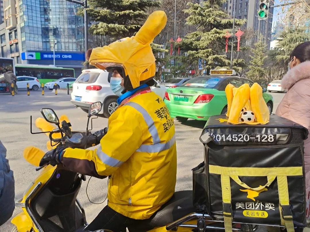 同是送外卖，日本外卖小哥为何赚得多待遇也好？