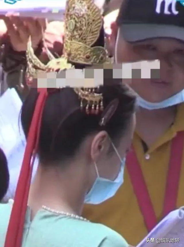 迪丽热巴《长歌行》路透曝光，一身唐装惊艳了！可女二号更抢镜