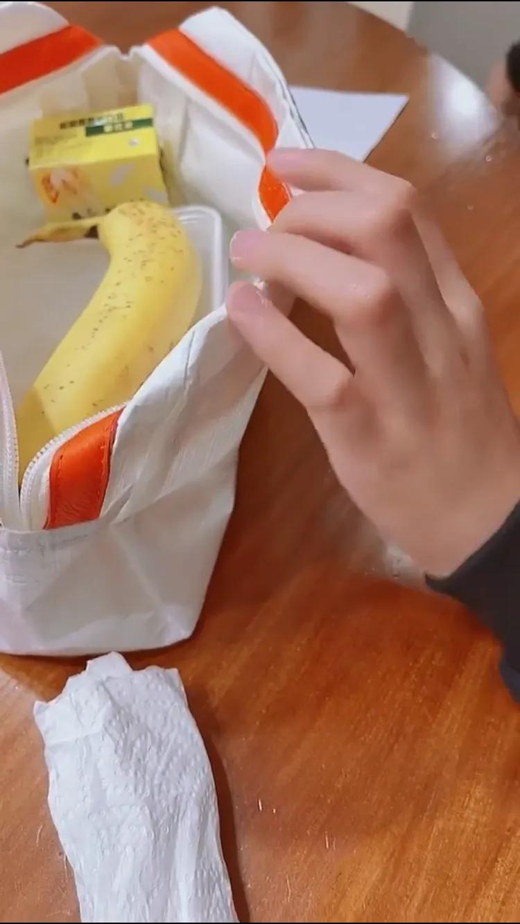 张柏芝晒二儿子视频，11岁小Q又变模样，奶萌帅气颜值不输小鲜肉