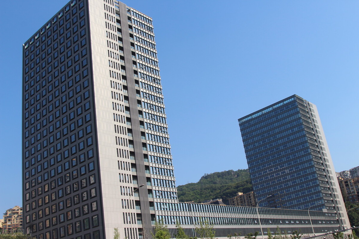 房地产市场带来的红利，和三胎带来的红利，两者不可兼得
