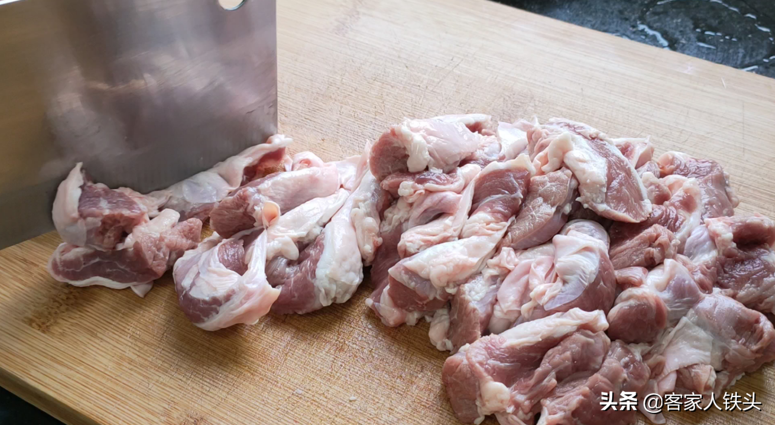 天越冷越愛吃的一鍋蘿蔔煲，做法簡單又好吃，鮮香汁美還特別下飯