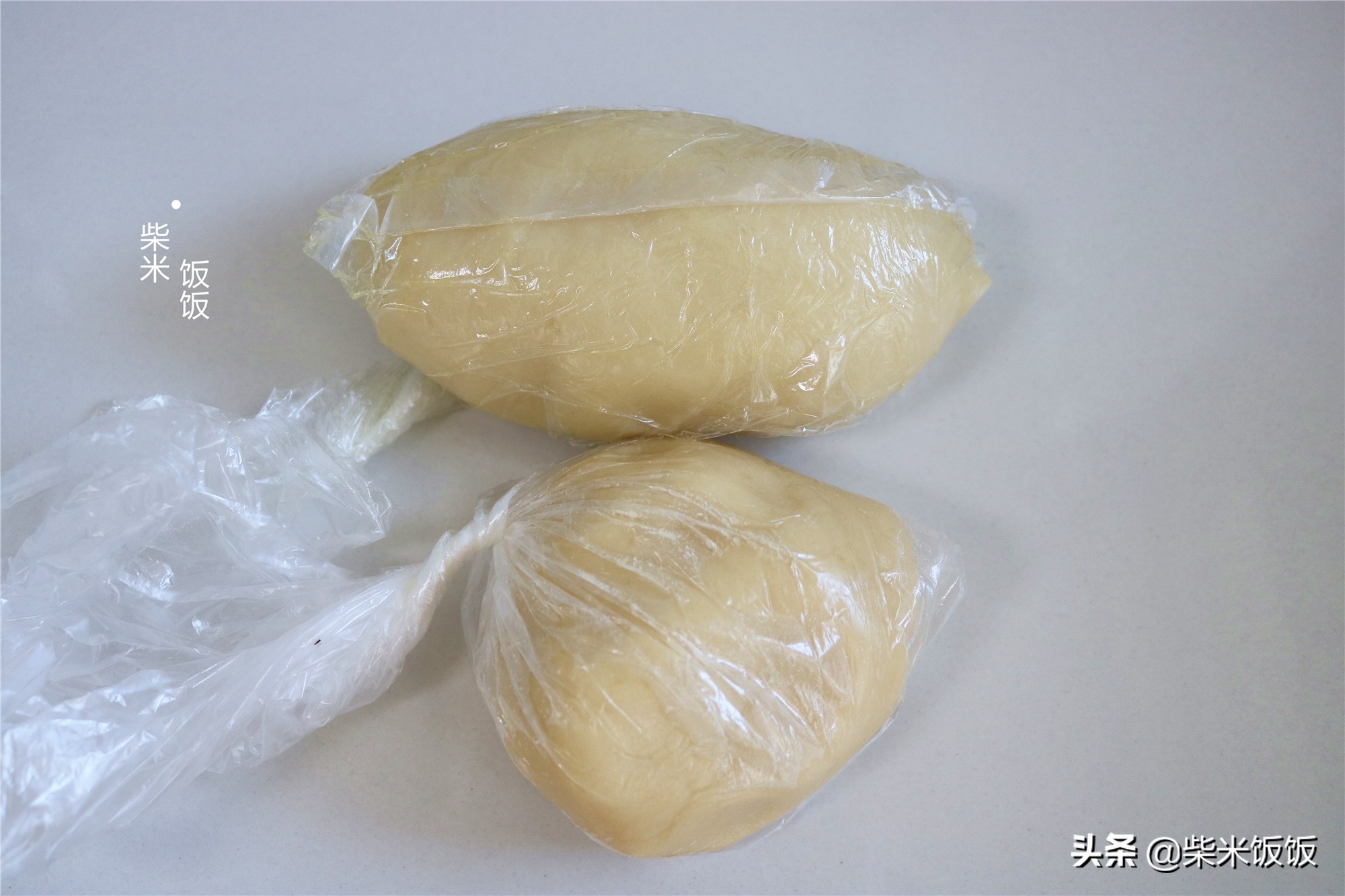 中秋节吃月饼，这个馅的太香了，香酥多层，咬一口还爆汁