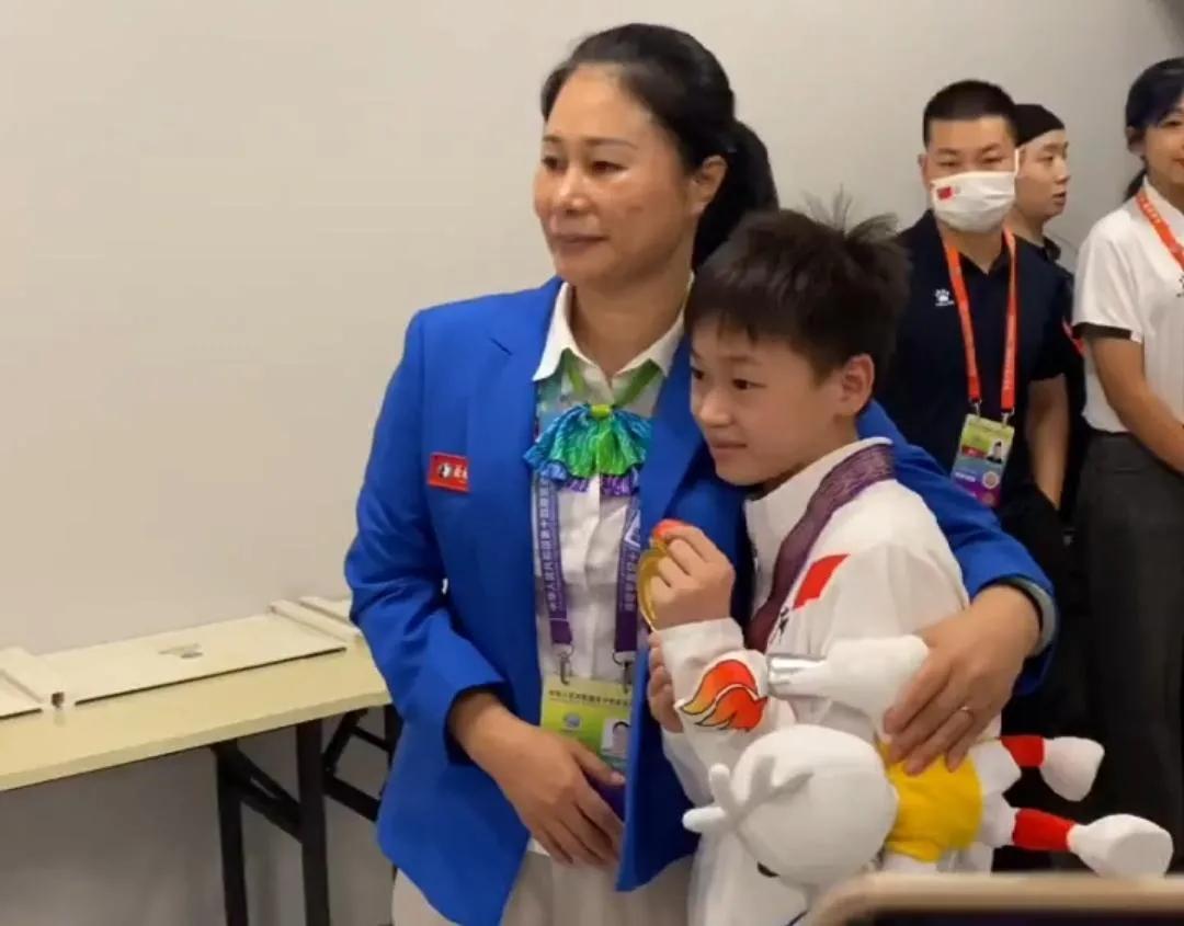 全红婵为何能荣登福布斯榜？官方解释让人心服口服，越努力越幸运