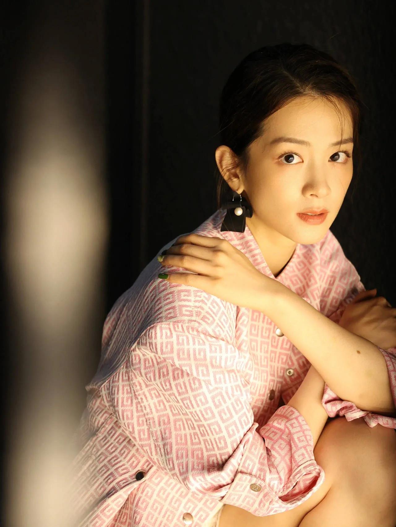 糊，但是漂亮！那些不出名的女明星，看看你认识几个？