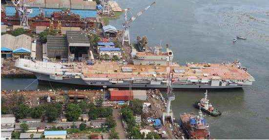 差别太大了！山东舰已经出海训练，印度国产航