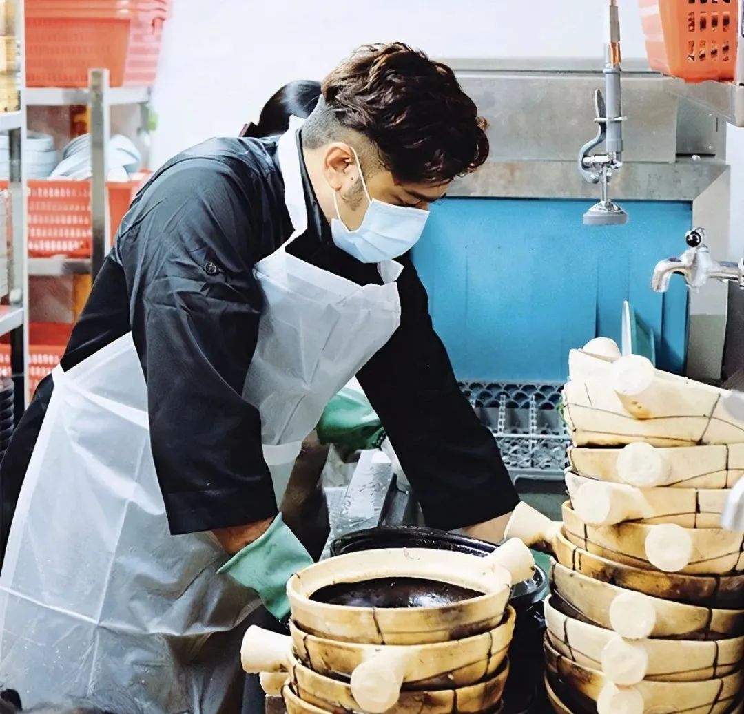 TVB现状有多惨，600位艺人失业领救济金，佘诗曼