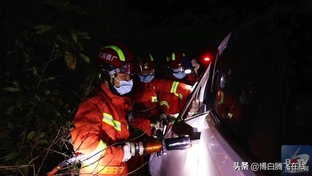 事发博白！凌晨一司机逆行撞上护栏，驾驶员死亡