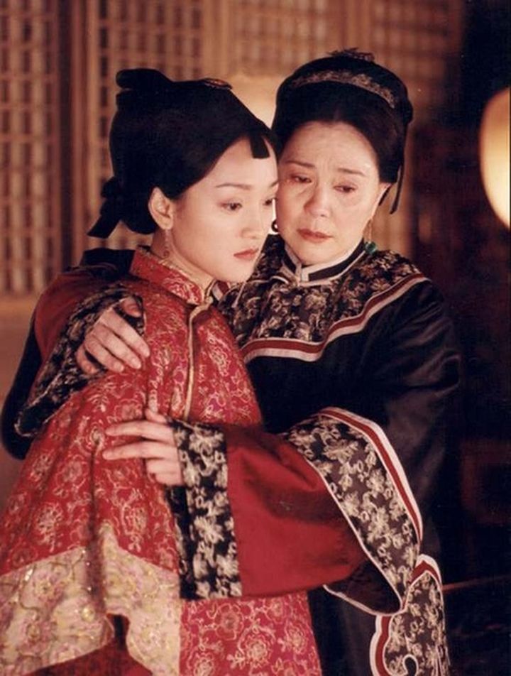 《橘子红了》：老夫少妻的悲凉结局，报恩式婚姻最后弄得几败俱伤