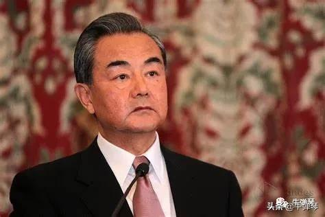 关键时刻，中日外长通了个电话，这些话很不客气