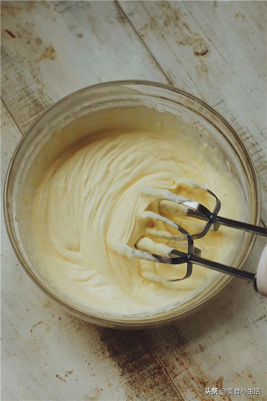 Those who have tea is trichromatic a cup of Mu Si small cake, bring your summer very cool idea, will quickly learn with me