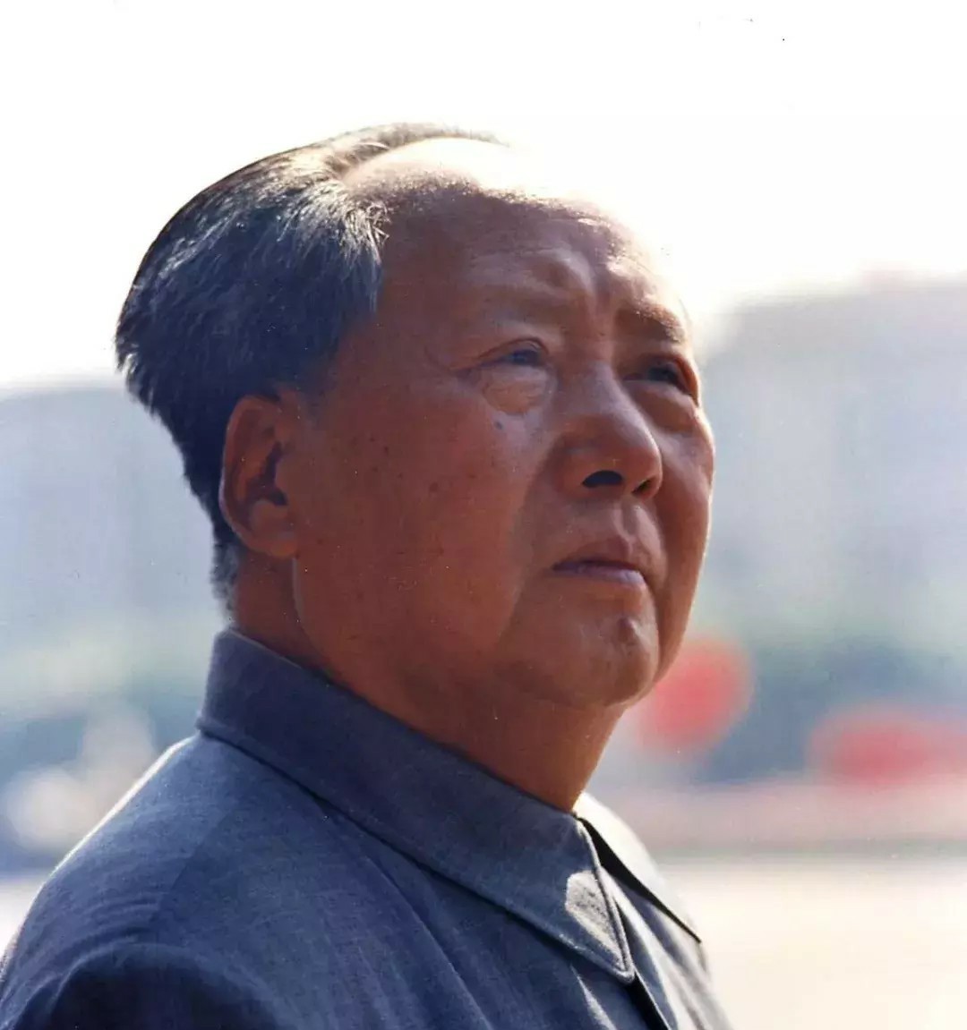 林彪不同意出兵朝鲜有两个原因，毛主席力排众议决定一定要出兵
