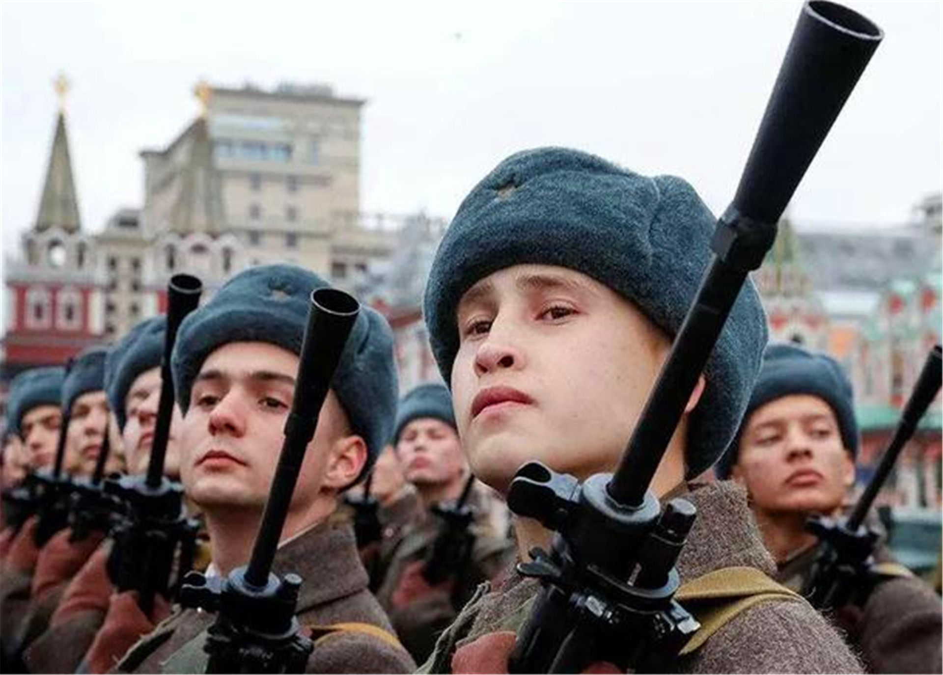 美国上将叫嚣在任何一国开战都不怕，俄罗斯专家：这四国你试试