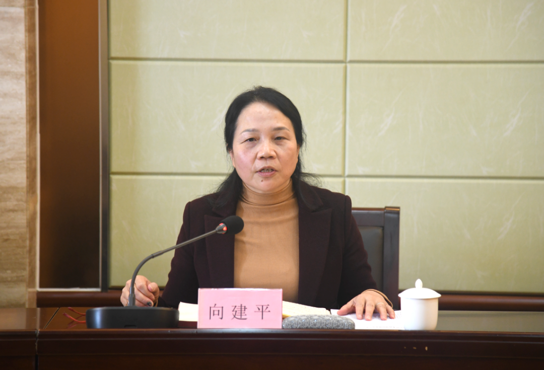 向建平调研新侨和留学人员回国来怀创新产业