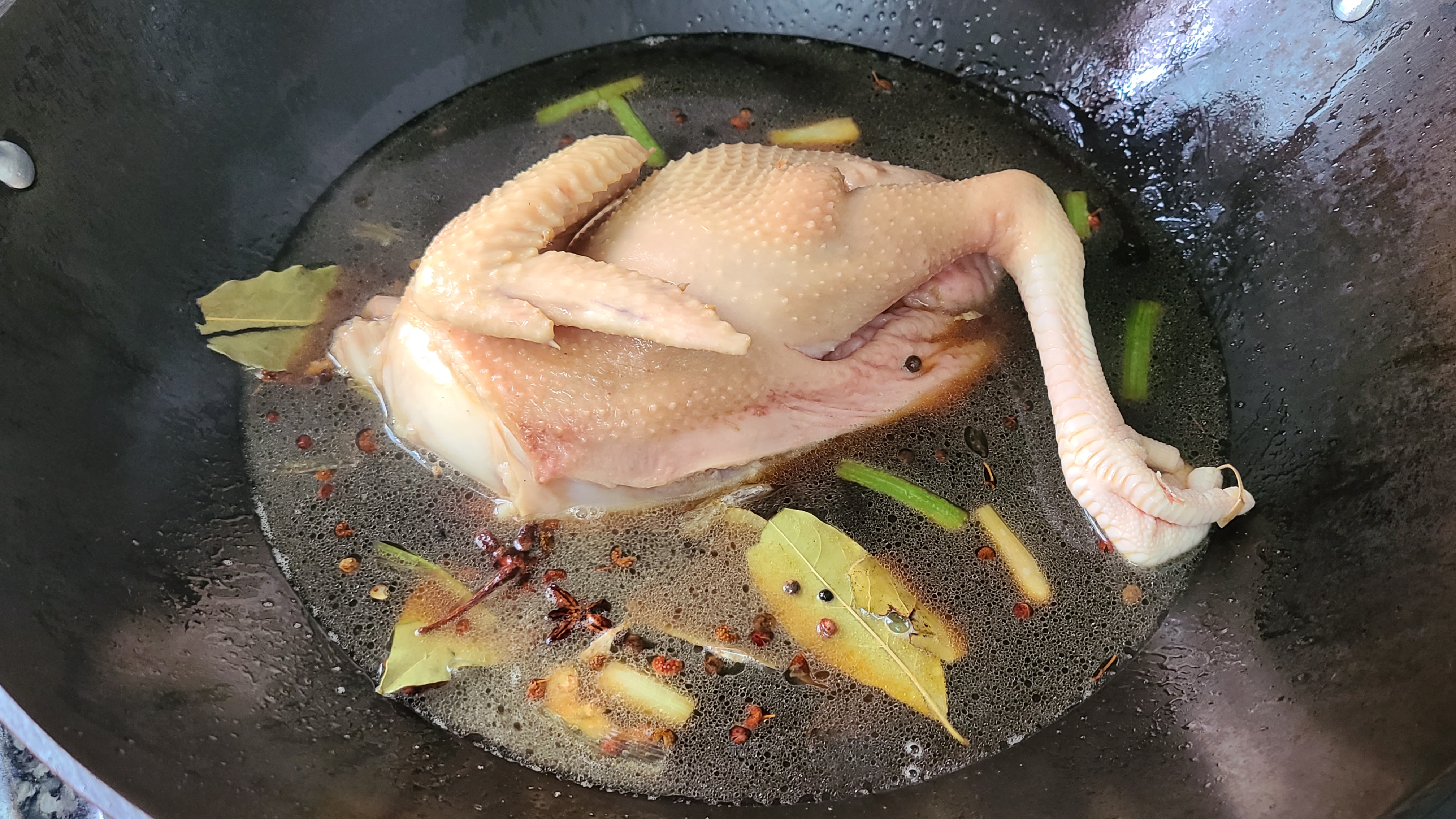 過年雞肉這樣做更香，簡單做法又好吃，味道濃香又好看