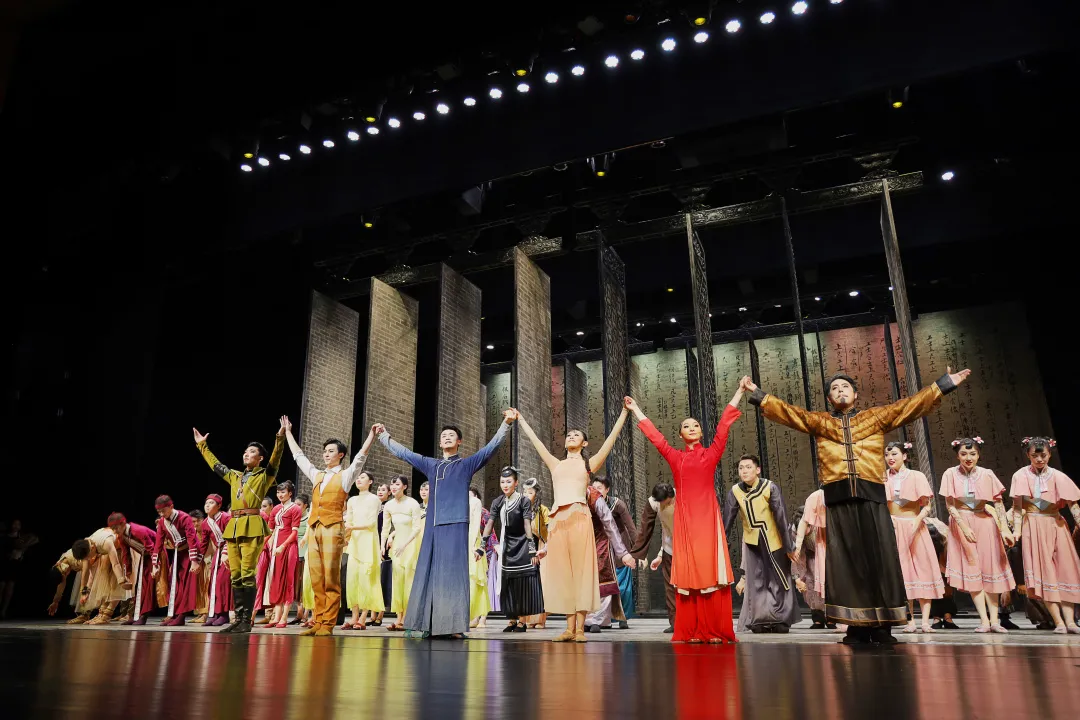 舞剧《沙湾往事》端午节来渝 剧院划龙舟