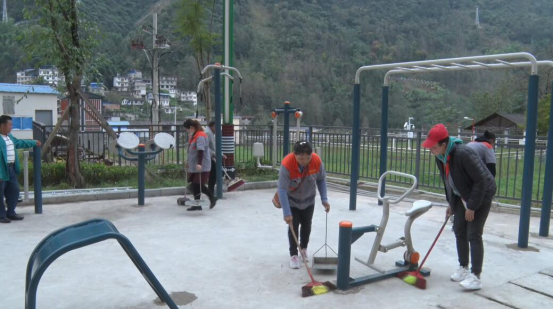 云南省福贡县：垃圾不落地 文明让城市更美丽