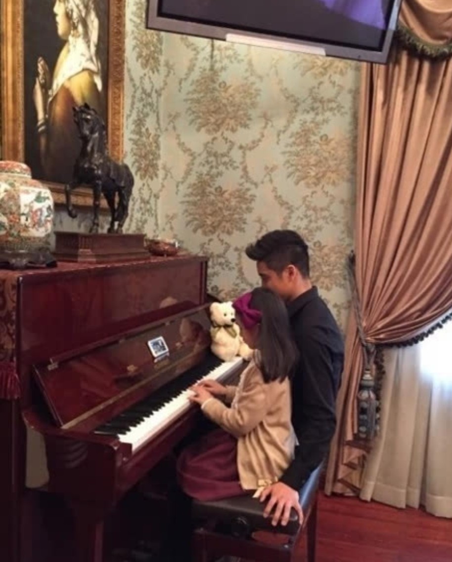 叶一茜晒儿女近况，森蝶长腿追赶成年人，小儿子继承田亮跳水天赋